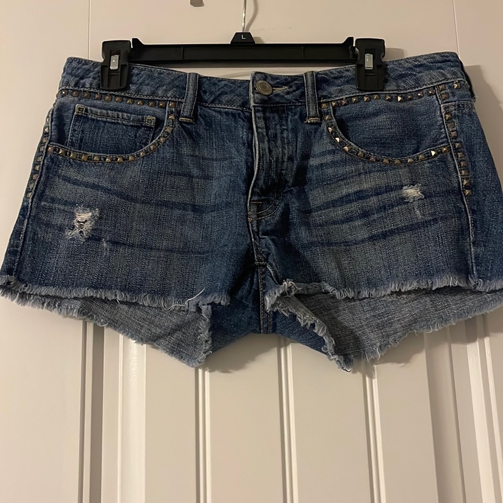 American Eagle denim shorts.